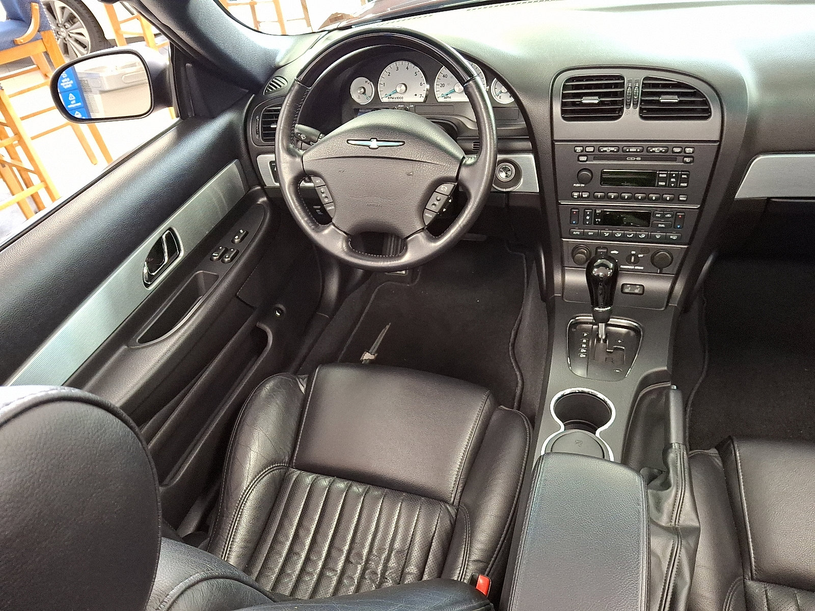 Used 2004 Ford Thunderbird image 14