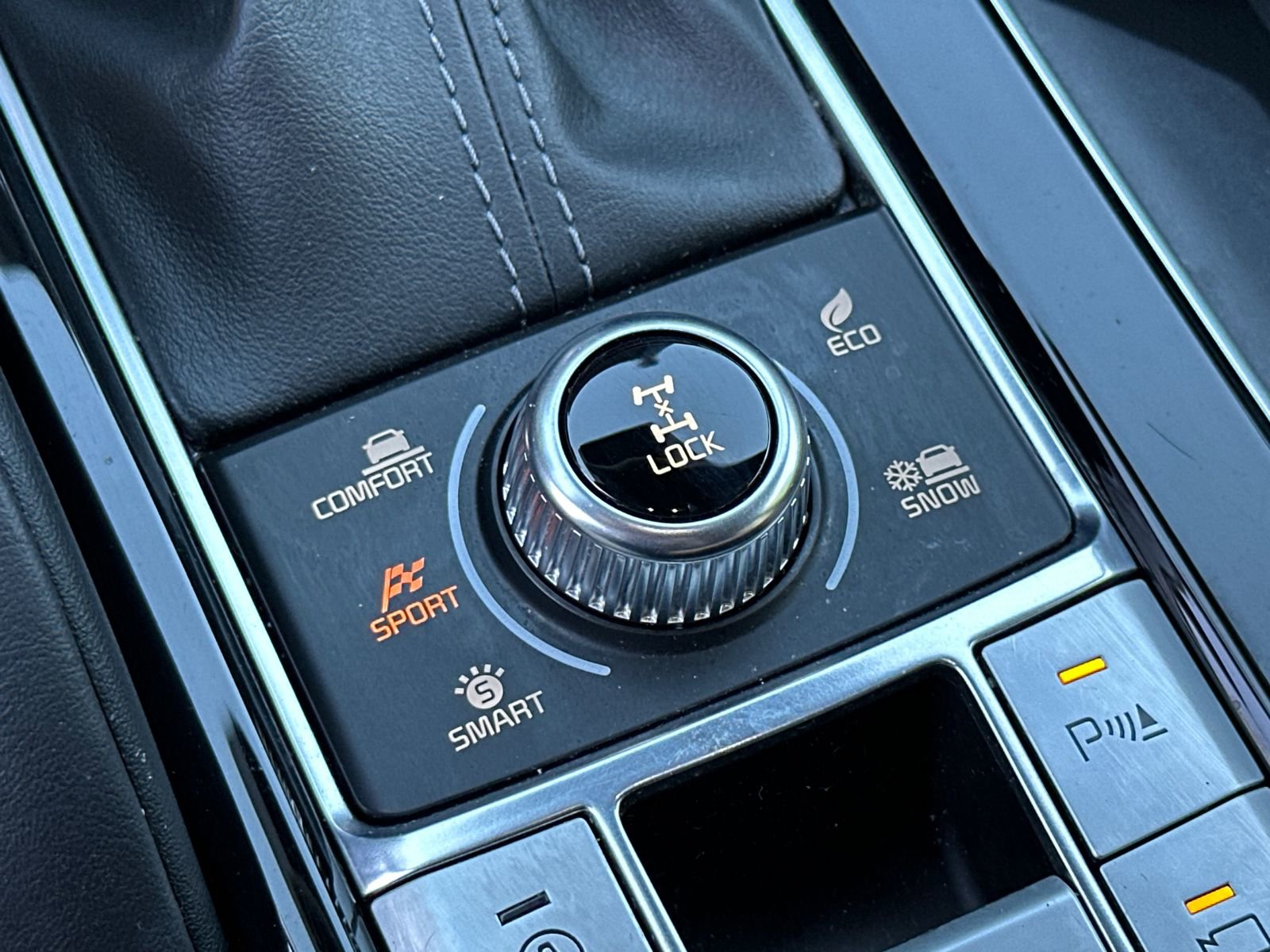 Used 2022 Kia Telluride SX w/ Towing Package image 32