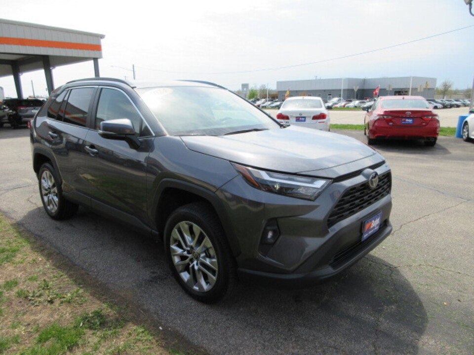 Used 2024 Toyota RAV4 XLE Premium w/ Weather Package image 5