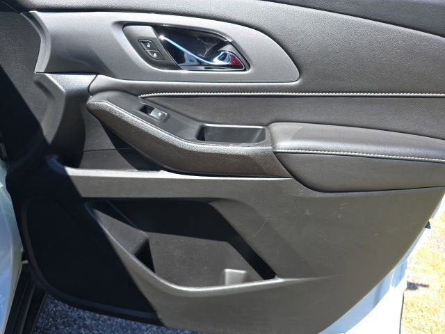 Used 2023 Chevrolet Traverse LT FWD image 41
