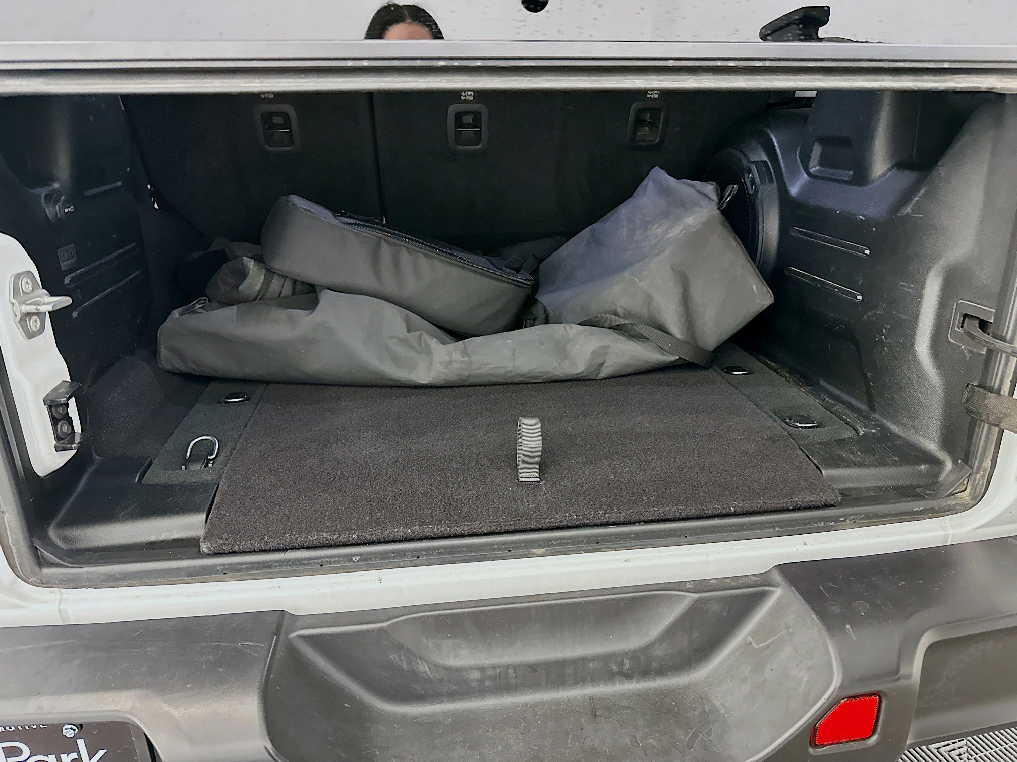 Used 2023 Jeep Wrangler Unlimited w/ Sun & Screen Package image 30