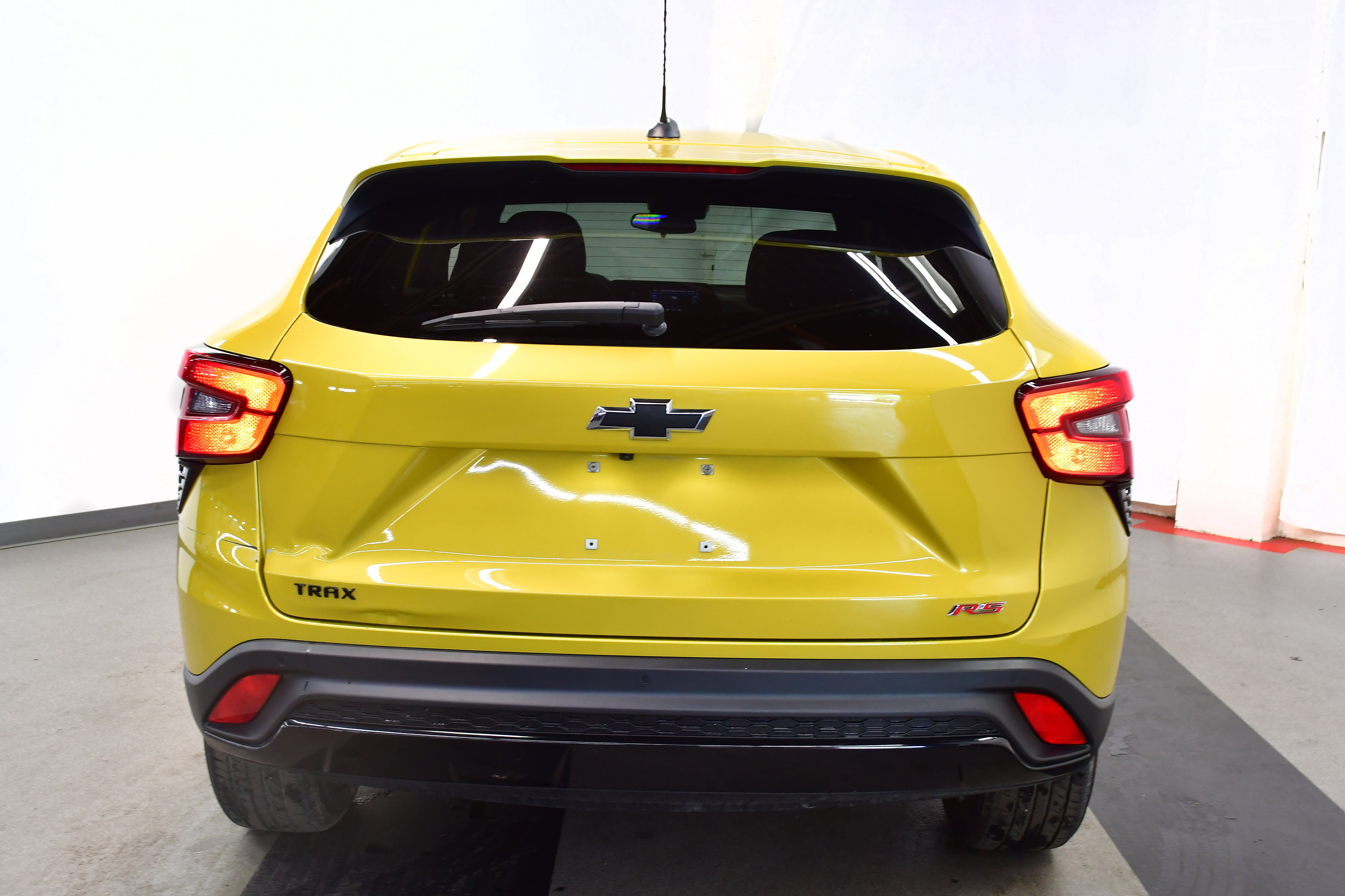 Used 2025 Chevrolet Trax RS w/ Driver Confidence Package FWD image 34