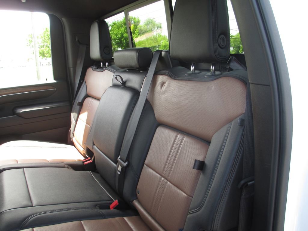 Used 2024 Chevrolet Silverado 3500 High Country w/ Technology Package AWD/4WD image 23