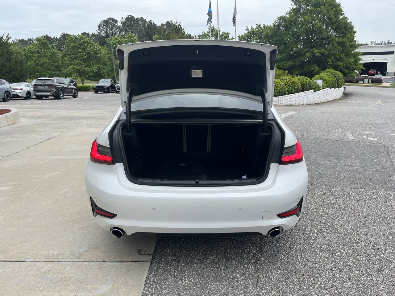 Used 2021 BMW 330i Sedan w/ Premium Package RWD image 33