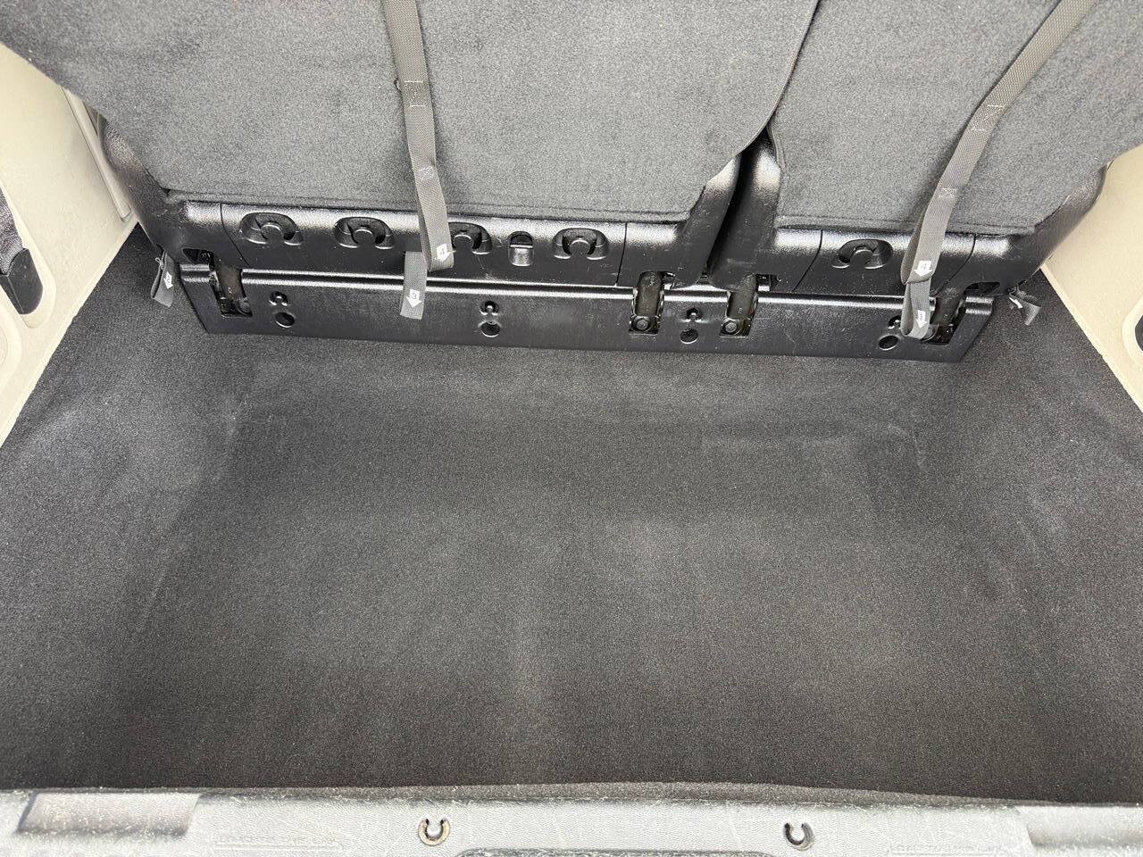 Used 2016 Dodge Grand Caravan SXT FWD image 27