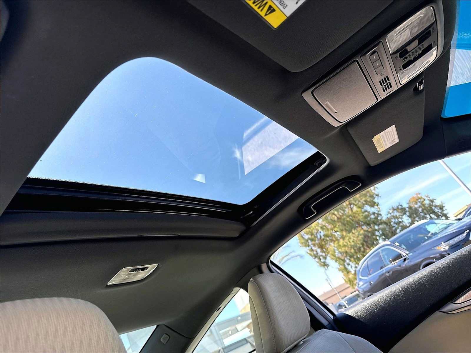 Used 2017 Honda Accord EX image 24