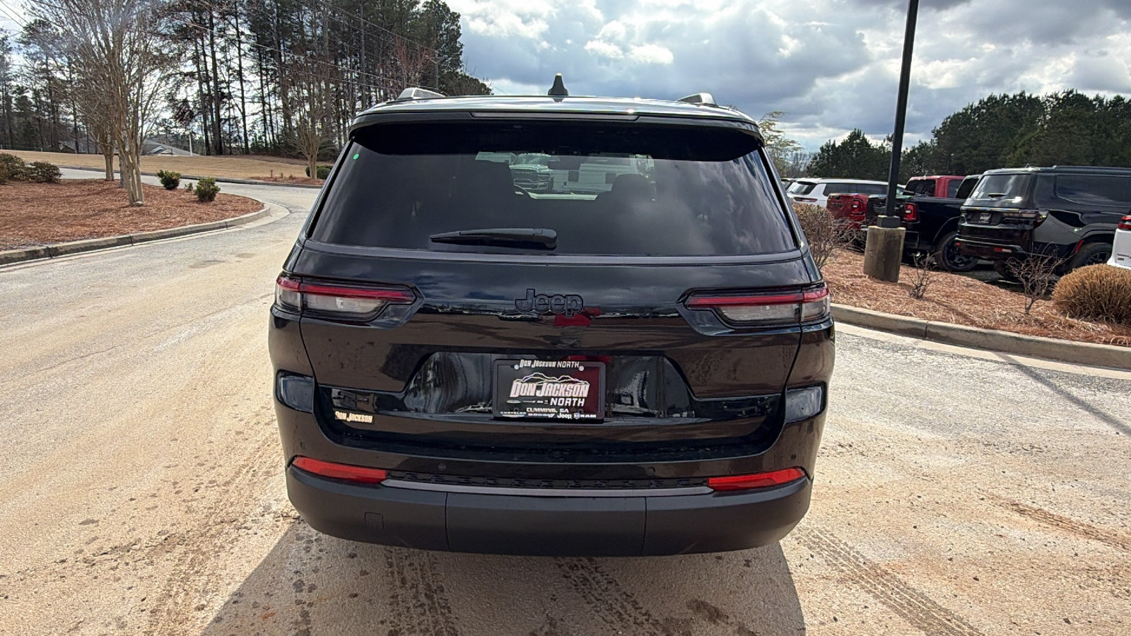 New 2026 Jeep Grand Cherokee L Limited w/ Limited Altitude Package AWD/4WD image 10