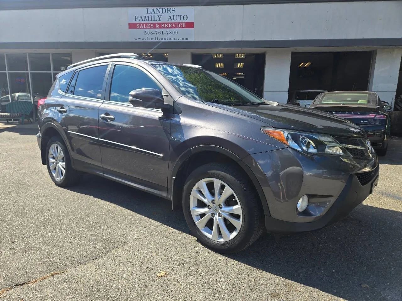 Used 2014 Toyota RAV4 Limited image 1