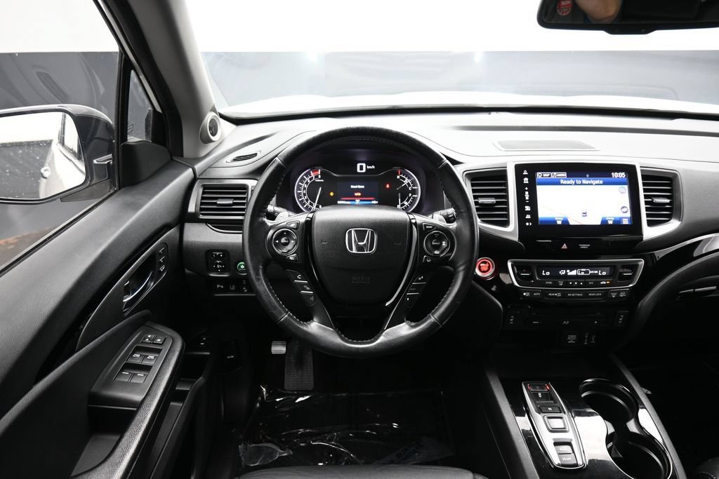 Used 2017 Honda Pilot Touring image 32