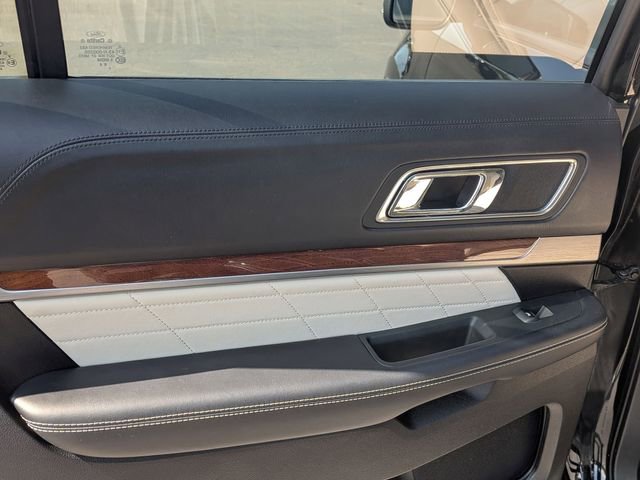 Used 2018 Ford Explorer Platinum AWD/4WD image 26