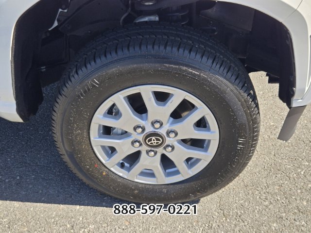 Used 2025 Toyota Tacoma SR5 AWD/4WD image 21