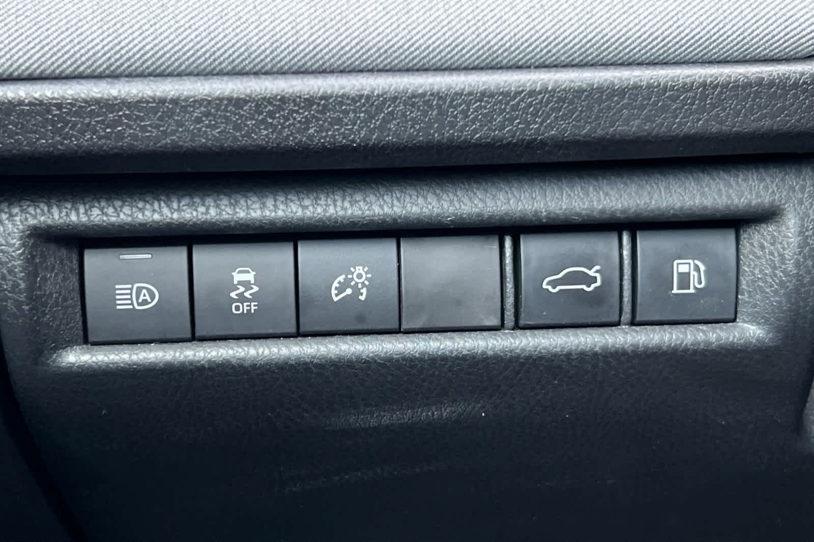 Used 2025 Toyota Camry LE FWD image 29