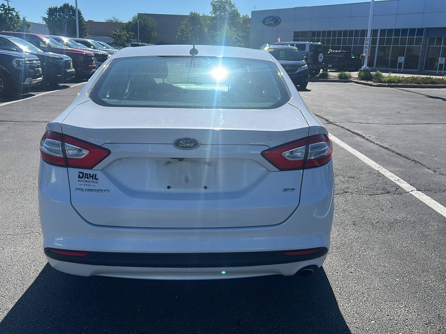 Used 2015 Ford Fusion SE FWD image 7