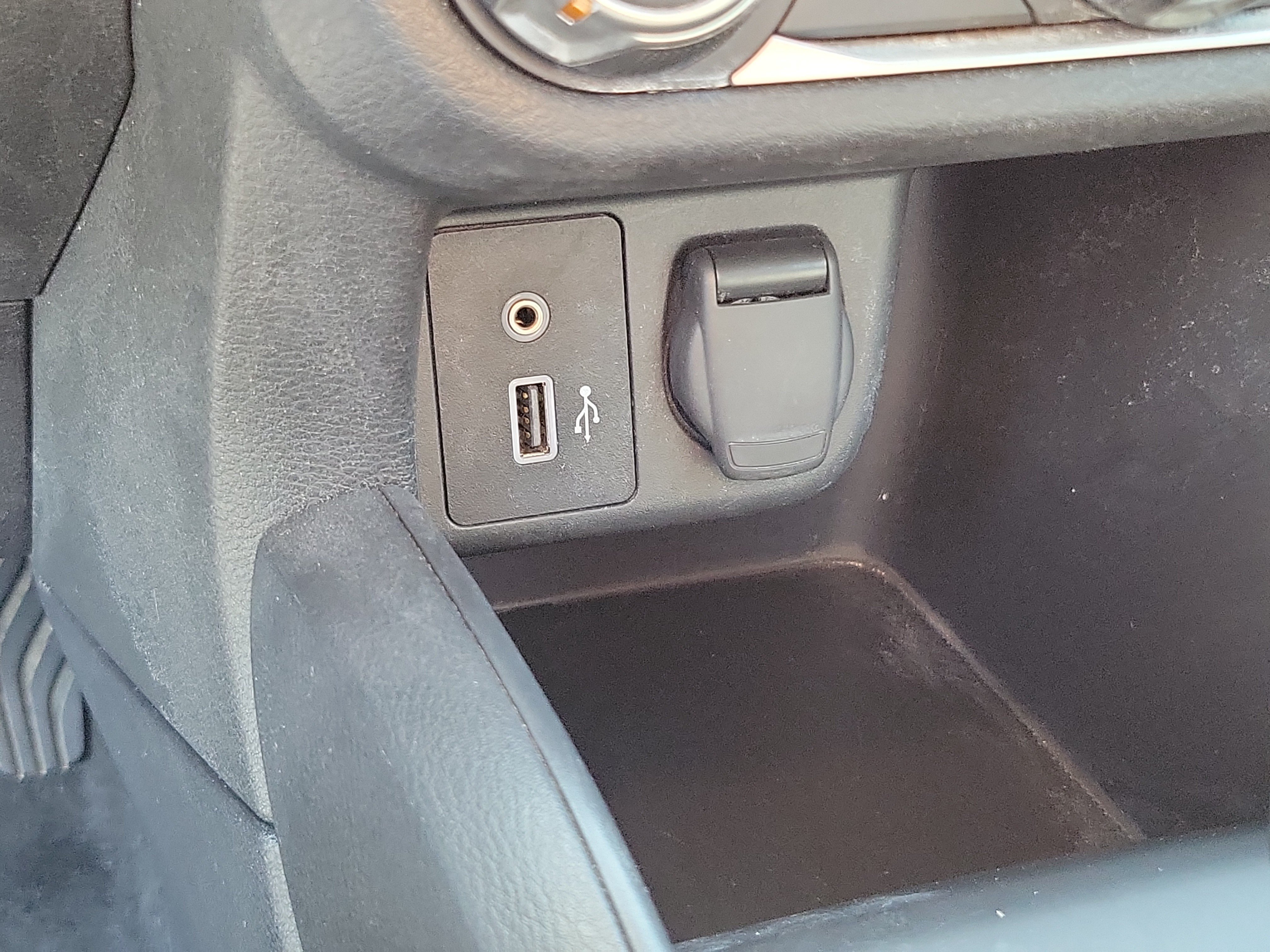Used 2024 Nissan Versa S w/ S Plus Package FWD image 25