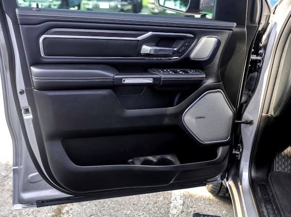 Used 2025 RAM 1500 Laramie AWD/4WD image 27