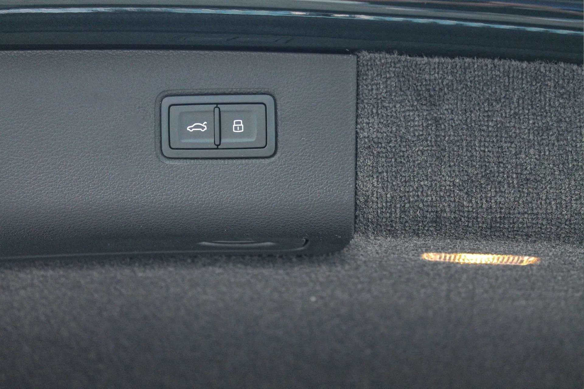 Certified 2024 Bentley Bentayga Extended Wheelbase AWD/4WD image 52