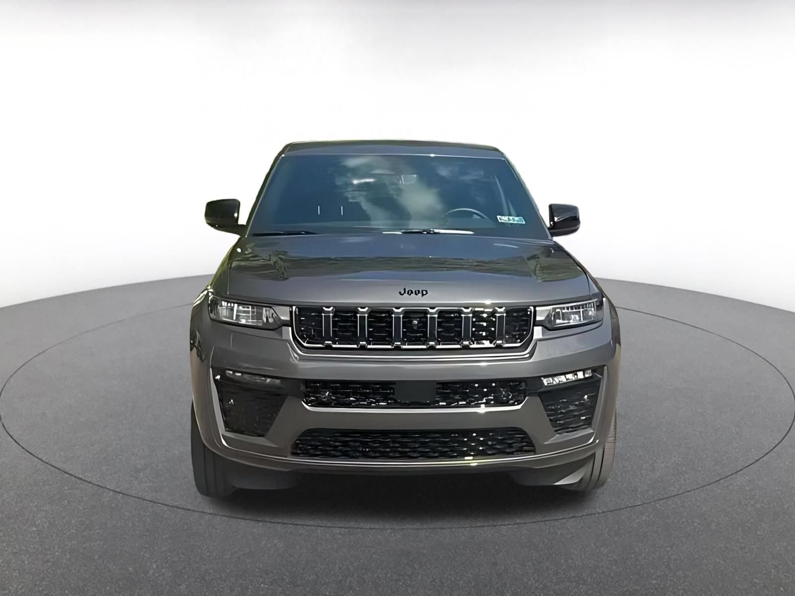 Used 2026 Jeep Grand Cherokee Limited AWD/4WD image 3