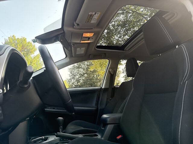 Used 2017 Toyota RAV4 XLE image 7