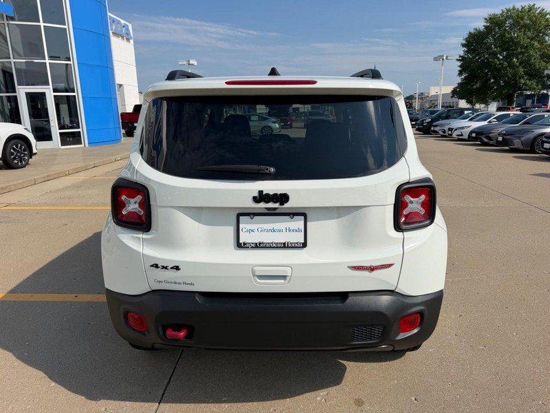 Used 2023 Jeep Renegade Trailhawk AWD/4WD image 3