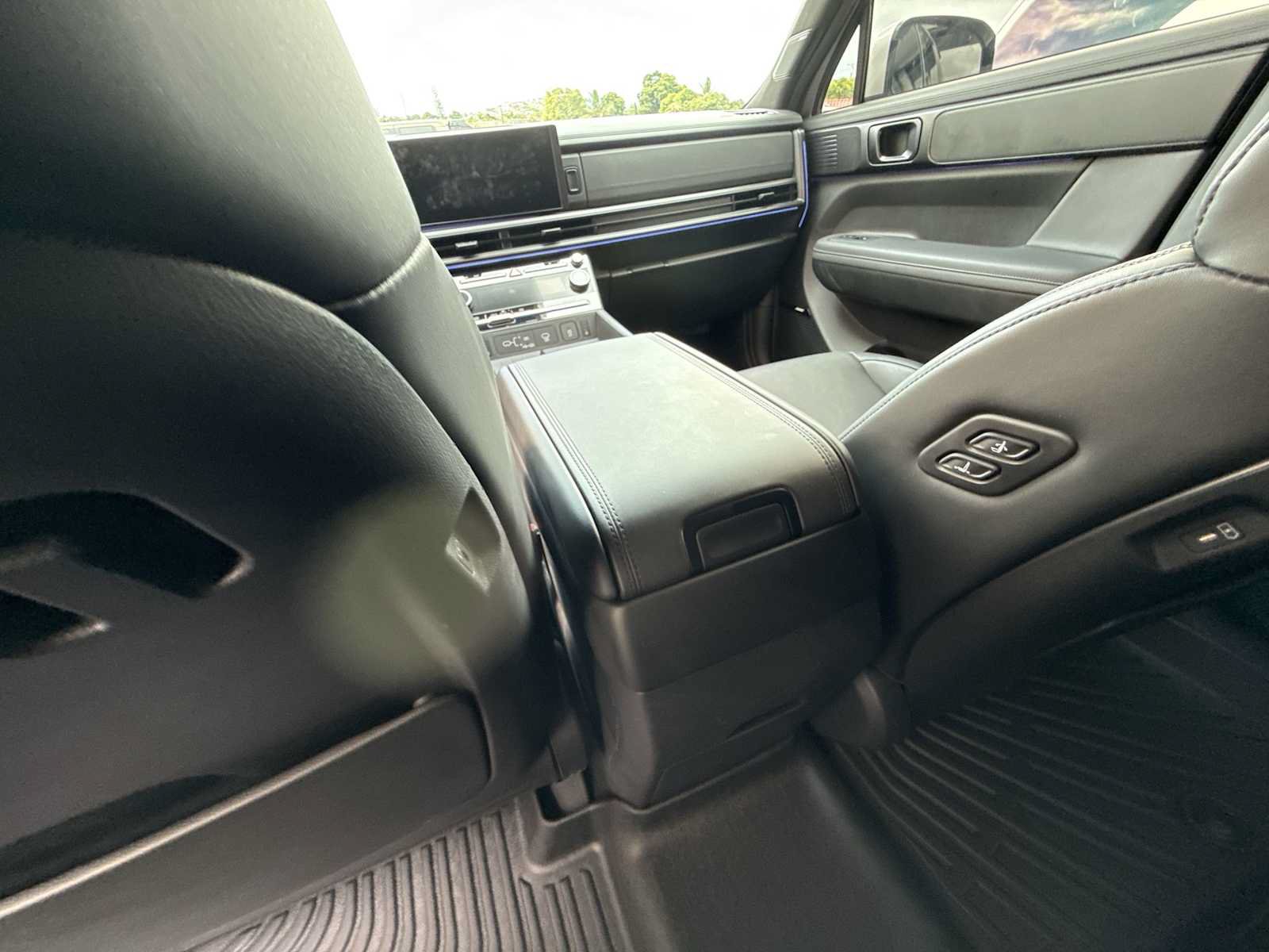Used 2025 Hyundai Santa Fe Calligraphy AWD/4WD image 22