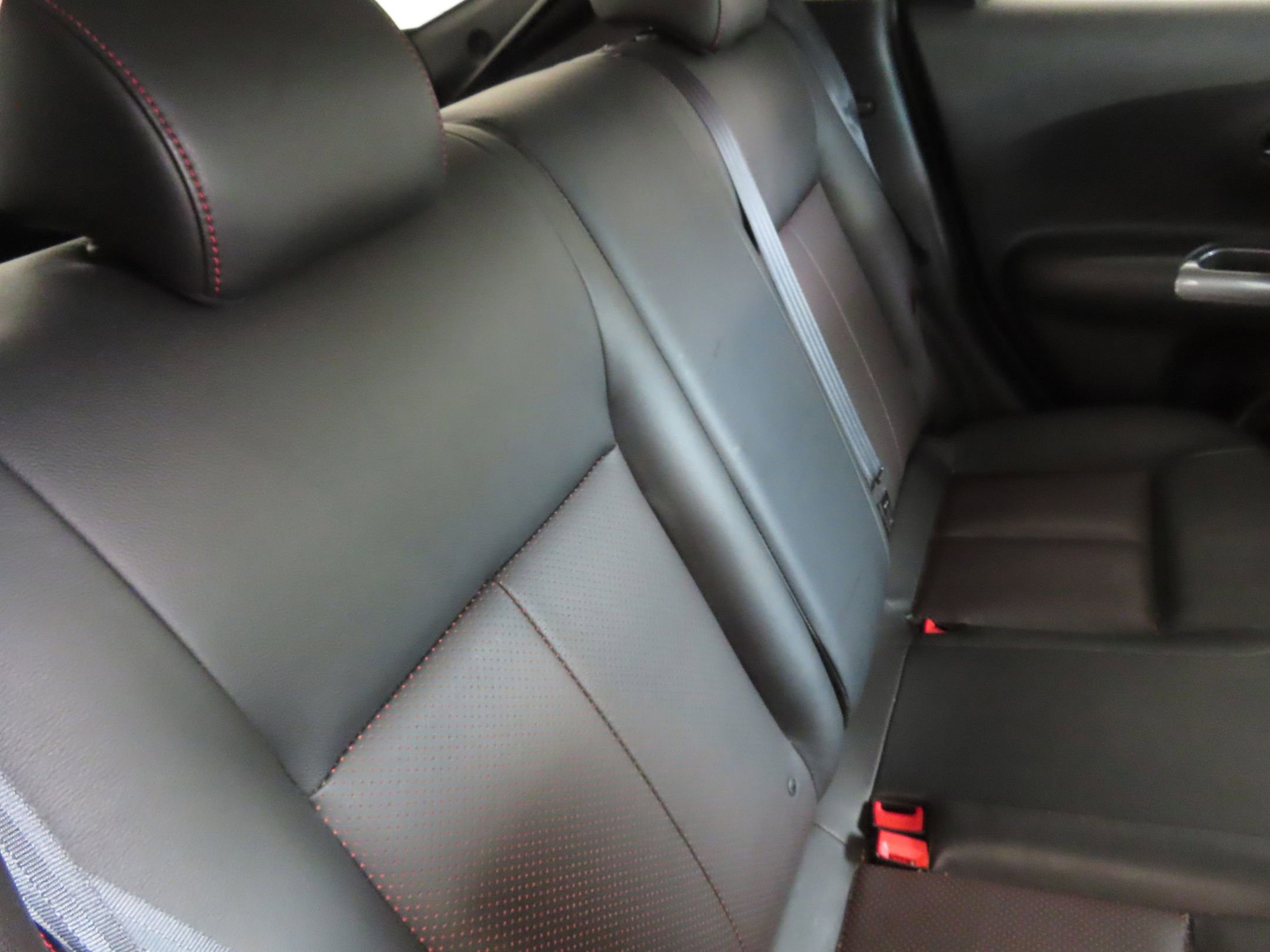 Used 2013 Nissan Juke SL FWD image 25