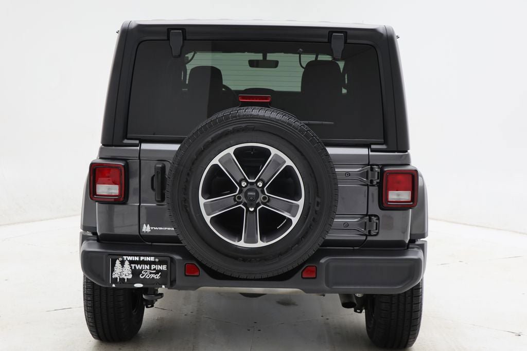 Used 2023 Jeep Wrangler Unlimited Sahara w/ Cold Weather Group AWD/4WD image 8
