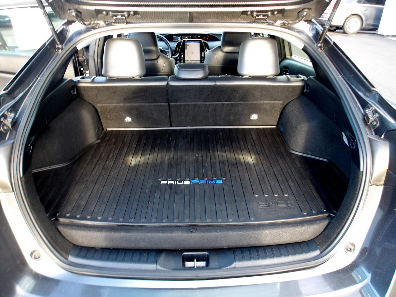 Used 2020 Toyota Prius Prime XLE image 12