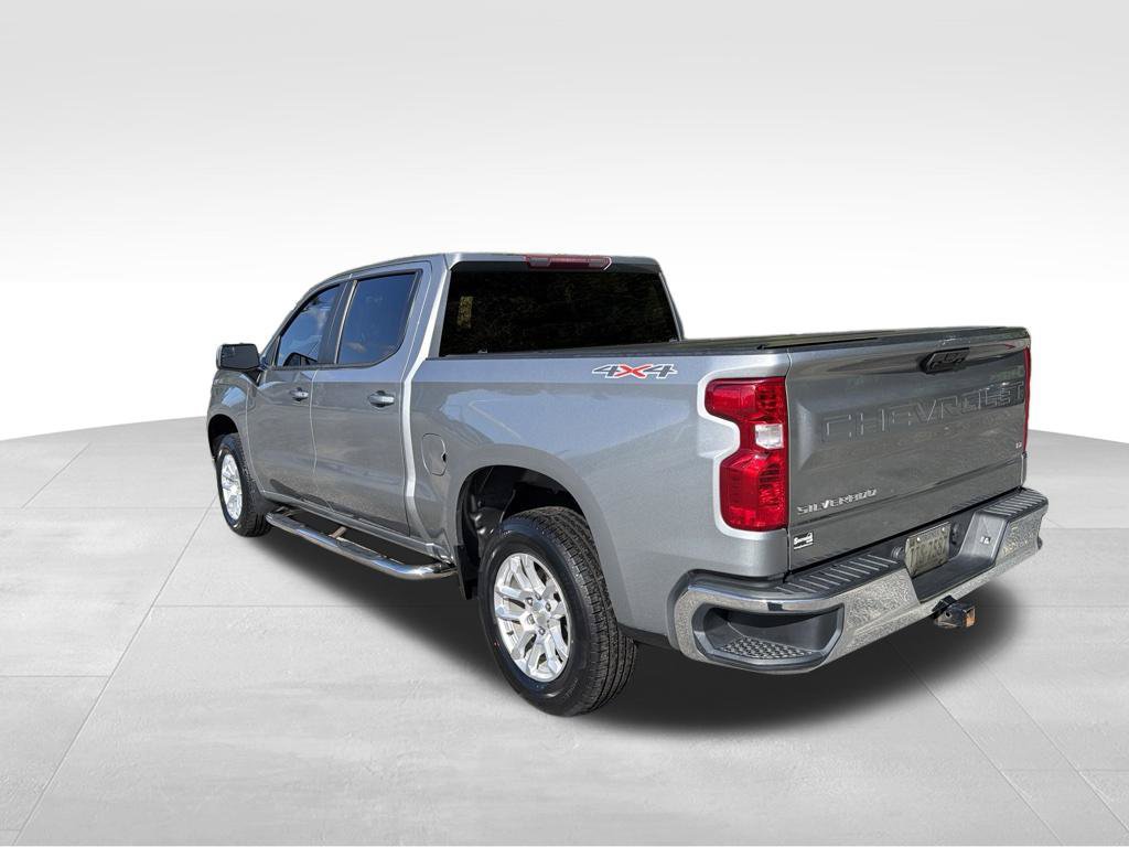 Used 2023 Chevrolet Silverado 1500 LT AWD/4WD image 2