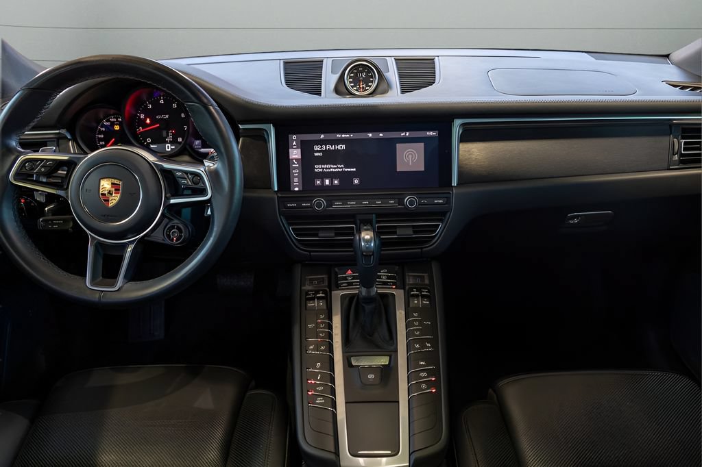 Used 2021 Porsche Macan GTS w/ Premium Package Plus (PF9) AWD/4WD image 31