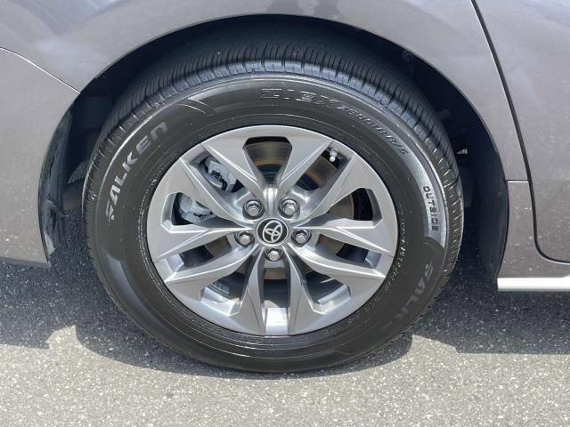 Used 2022 Toyota Sienna XLE image 9