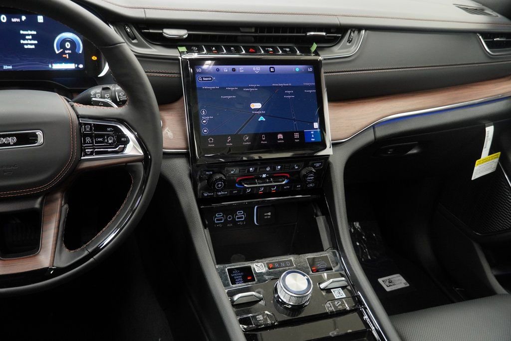 New 2025 Jeep Grand Cherokee L Summit w/ Obsidian Package image 21