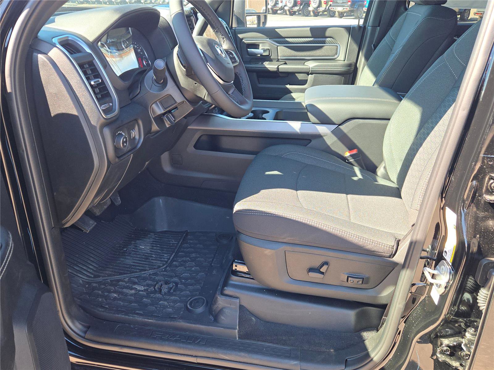 New 2026 RAM 3500 Big Horn AWD/4WD image 26