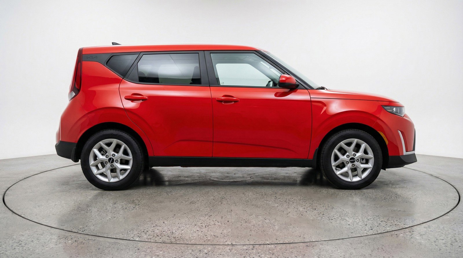 Used 2025 Kia Soul LX w/ LX Technology Package image 11