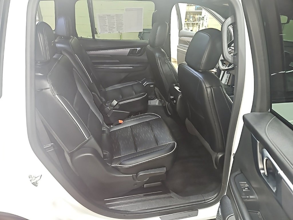 Certified 2025 Buick Enclave Sport Touring image 30