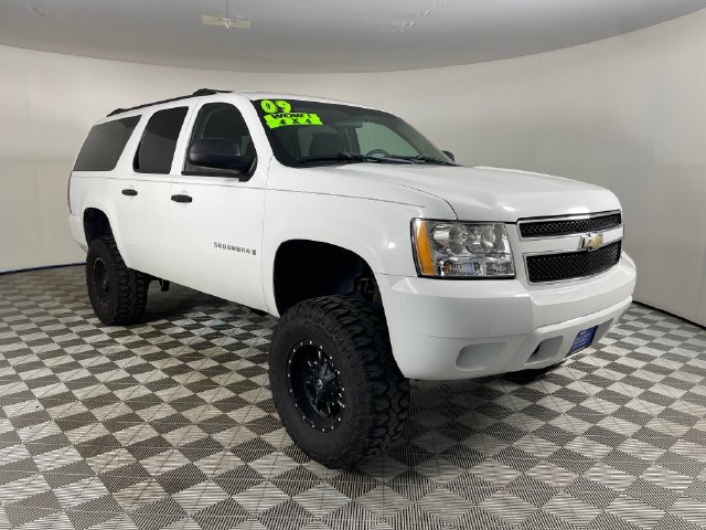 Used 2009 Chevrolet Suburban 2500 LS w/ Skid Plate Package AWD/4WD image 17