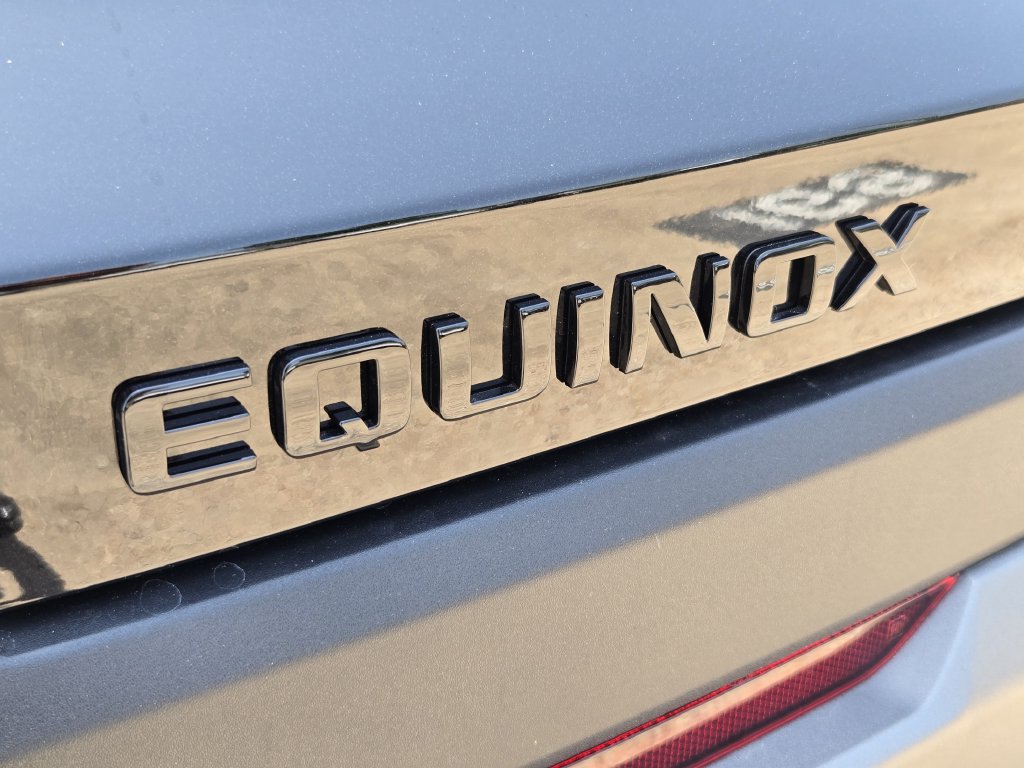 New 2027 Chevrolet Equinox LT w/ Midnight Edition FWD image 13