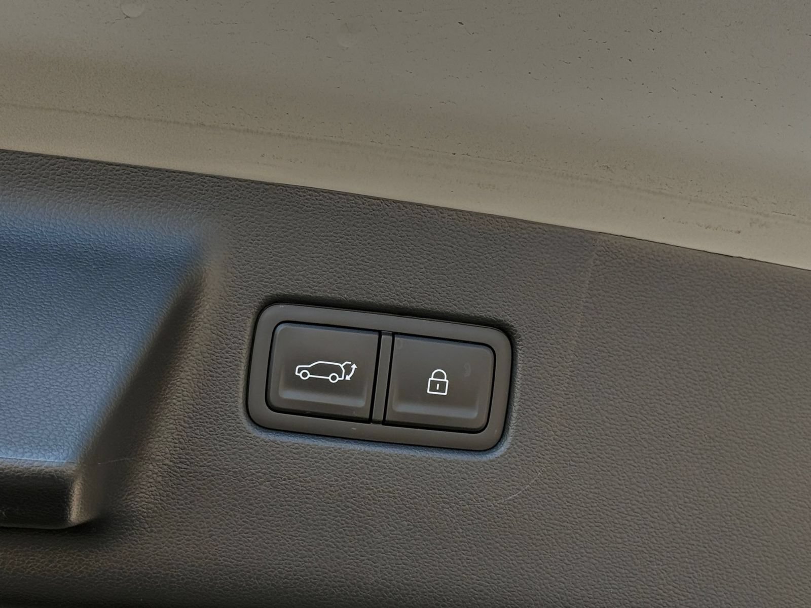 Used 2026 Hyundai Santa Fe SEL FWD image 24