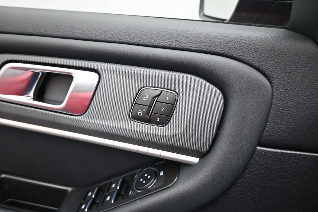 New 2026 Ford Explorer ST-Line w/ ST-Line Street Pack RWD image 11