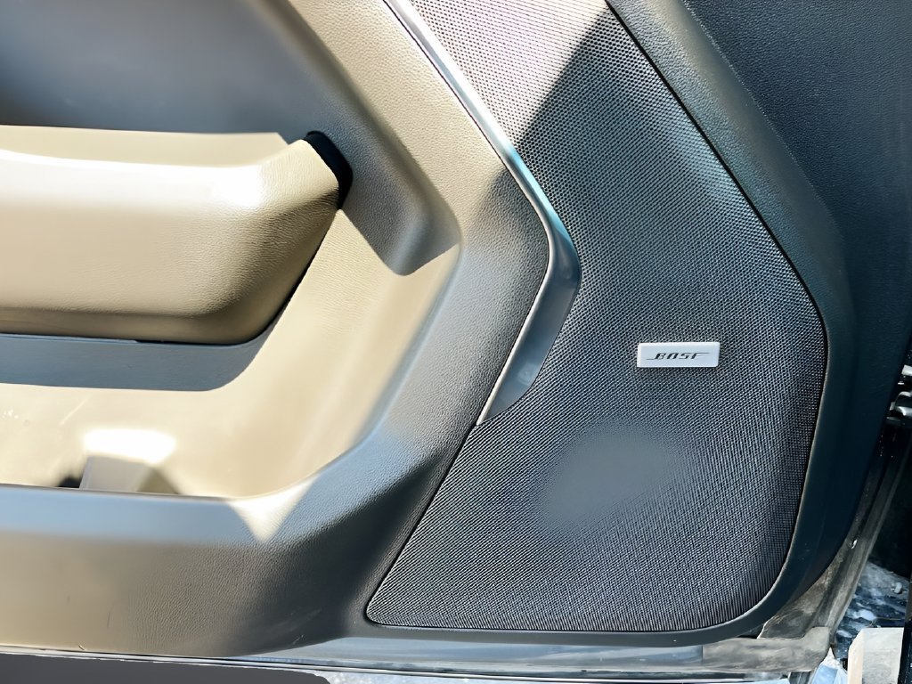 Used 2022 Chevrolet Tahoe High Country RWD image 18
