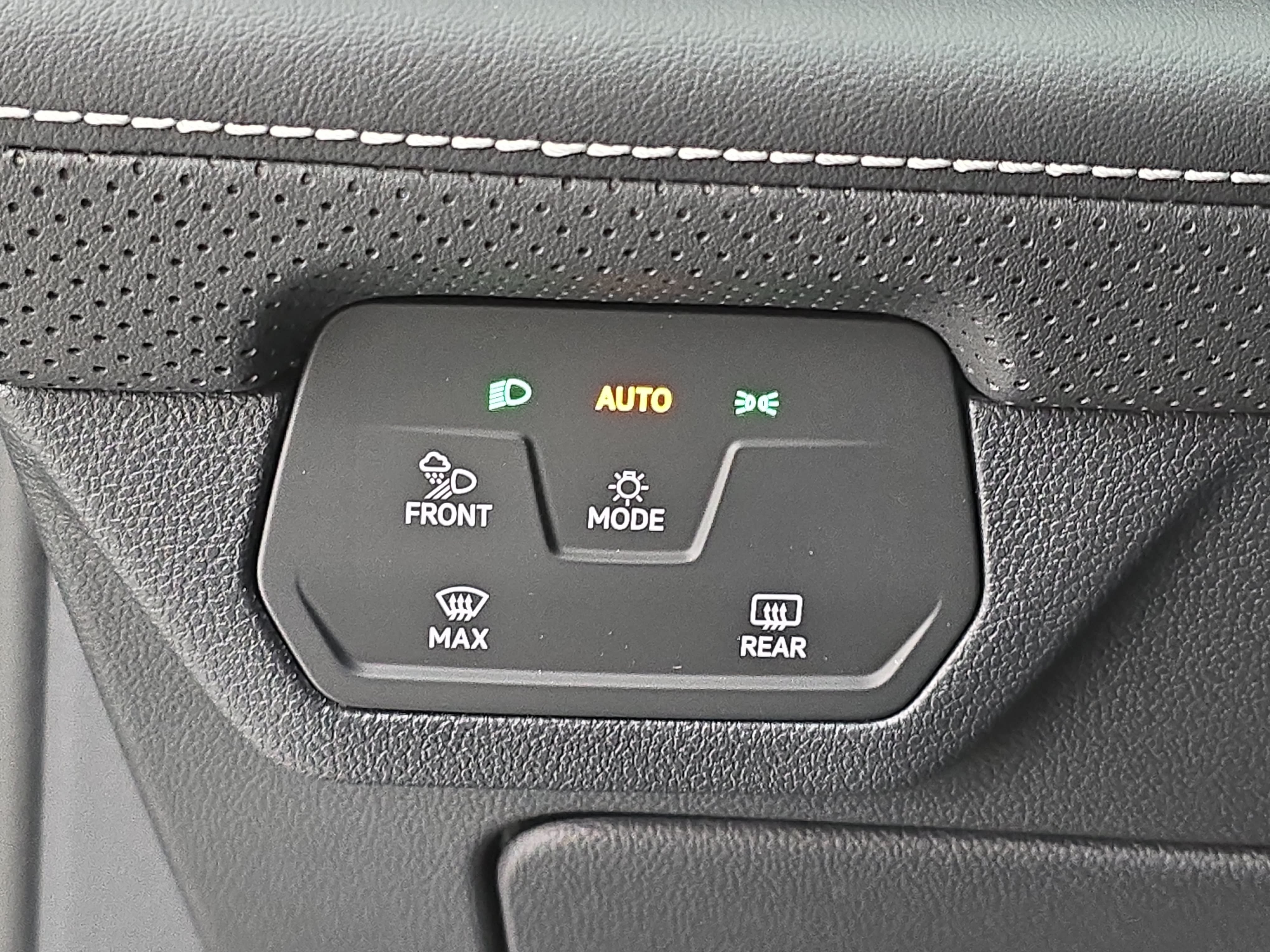 New 2026 Volkswagen Atlas SE FWD image 27