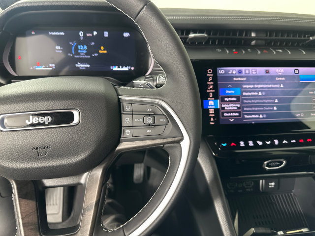 New 2027 Jeep Grand Cherokee Limited AWD/4WD image 20