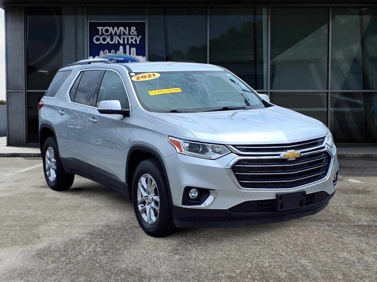 Used 2021 Chevrolet Traverse LT