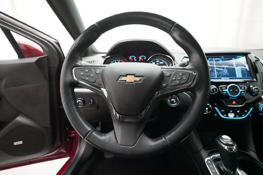 Used 2017 Chevrolet Cruze Premier FWD image 4