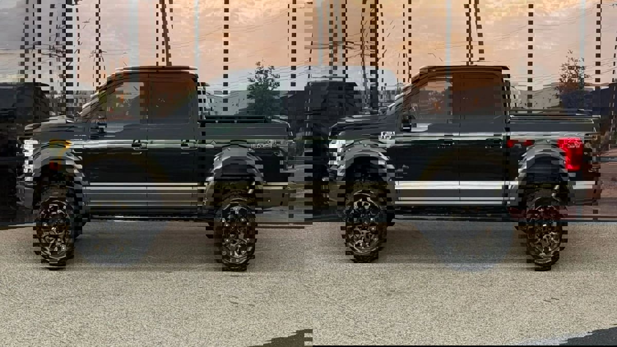 Used 2015 Ford F150 King Ranch w/ Equipment Group 601A Luxury AWD/4WD image 5