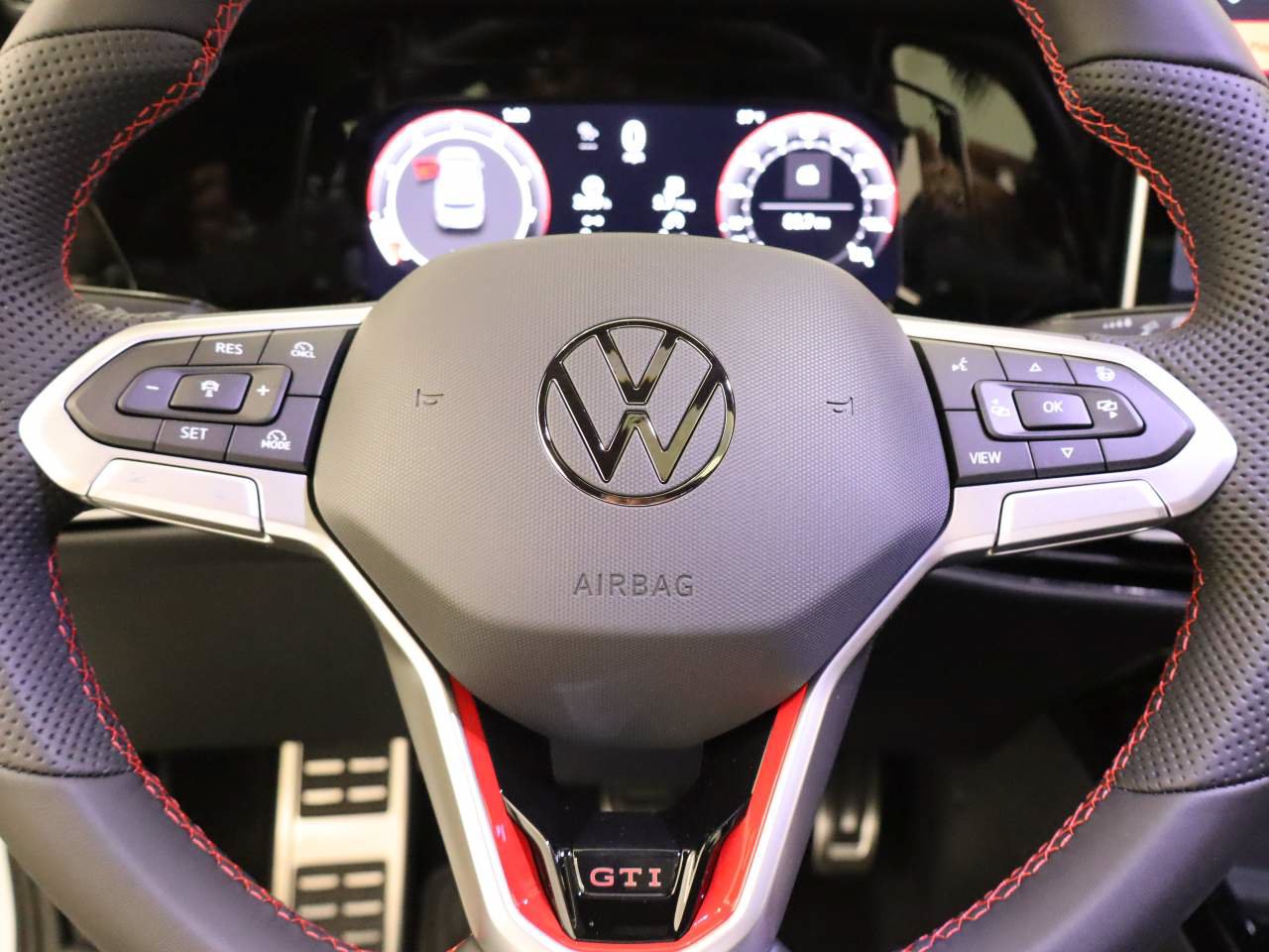 New 2026 Volkswagen Golf SE FWD image 11