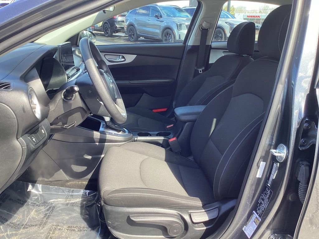 Used 2023 Kia Forte LXS image 12