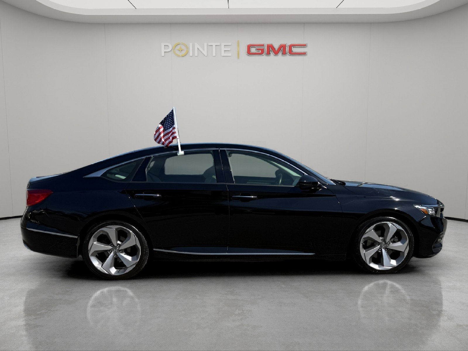 Used 2018 Honda Accord Touring image 6