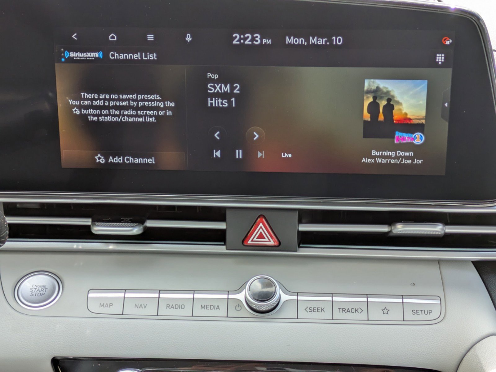 Used 2025 Hyundai Elantra Limited image 17