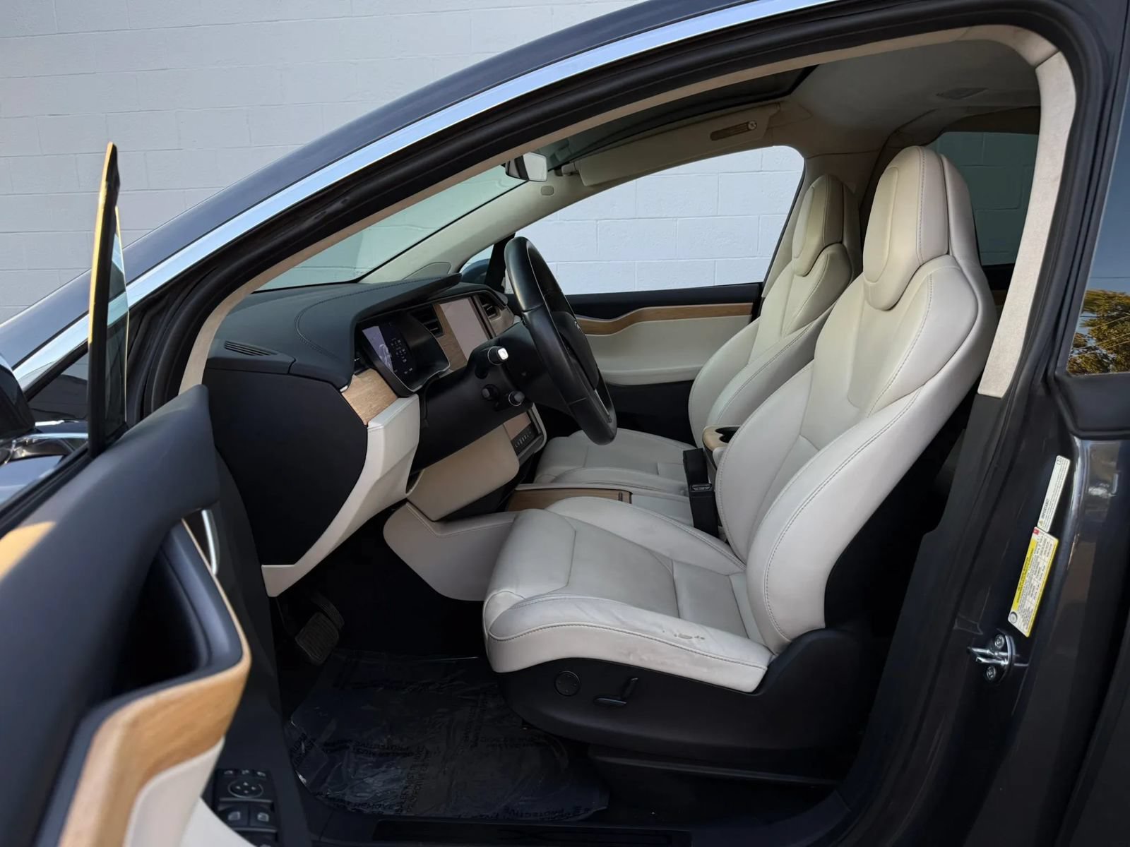 Used 2018 Tesla Model X 75D AWD/4WD image 14