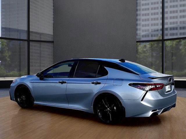 Used 2023 Toyota Camry XSE image 3